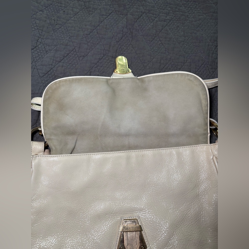 Authentic Fendi Patent Leather Cream Crossbody Bag with Adjustable Strap - Picture 6 of 15